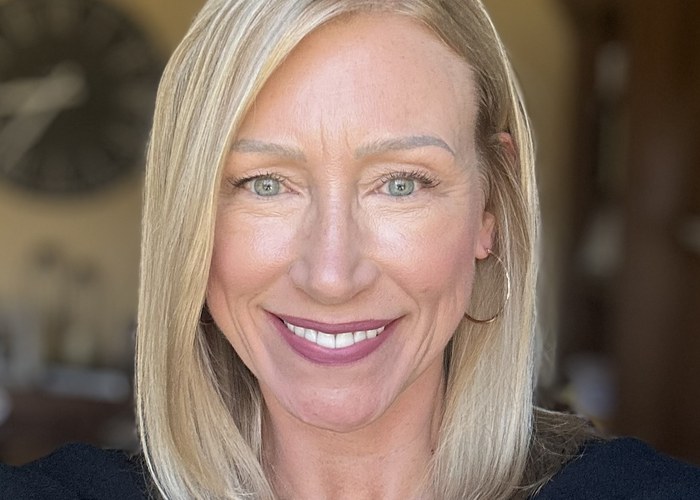 EOS Worldwide — Jennifer Forte